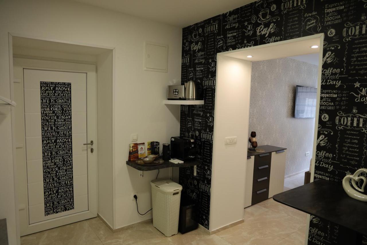 Love Nest Apartment 류블랴나 외부 사진