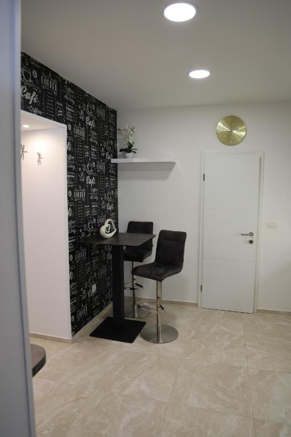Love Nest Apartment 류블랴나 외부 사진