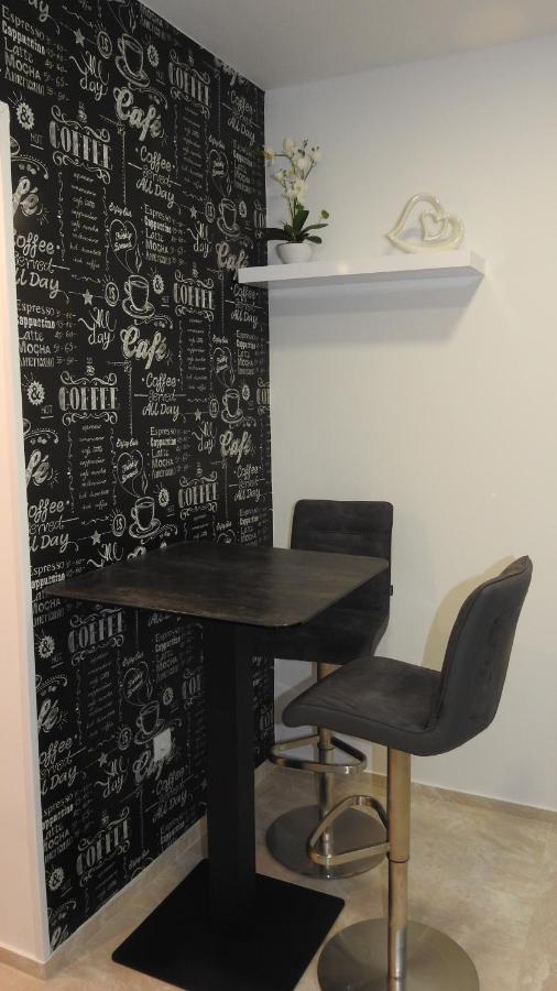 Love Nest Apartment 류블랴나 외부 사진